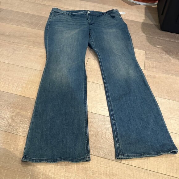 OLD NAVY WOMENS MID RISE BOOTCUT JEANSE SIZE 18 NEW - Picture 2 of 11